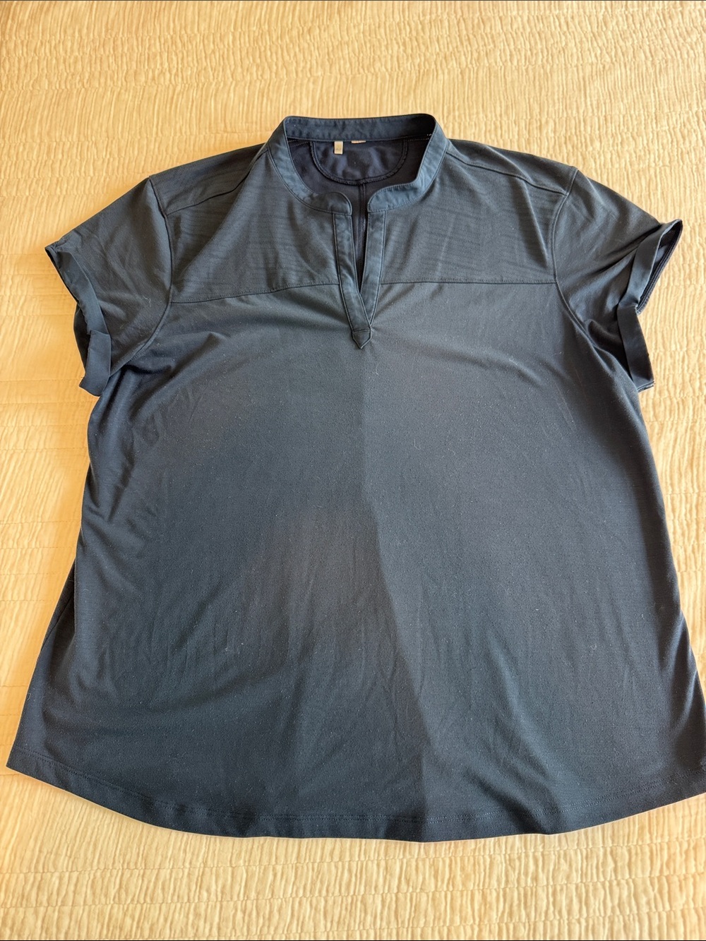 Women’s Under Armour Navy Short Sleeve Golf Shirt